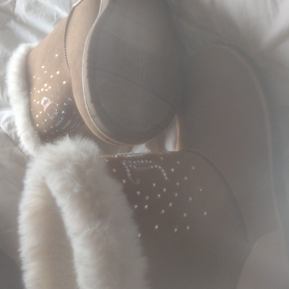 Boots - Picture 2 of 5